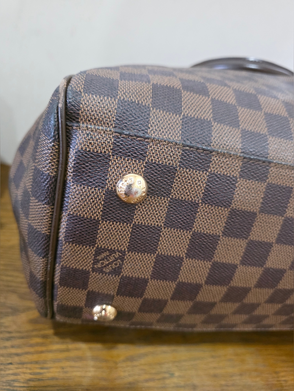 Authentic Louis Vuitton Trevi PM in Damier Ebene . - Picture 9 of 16